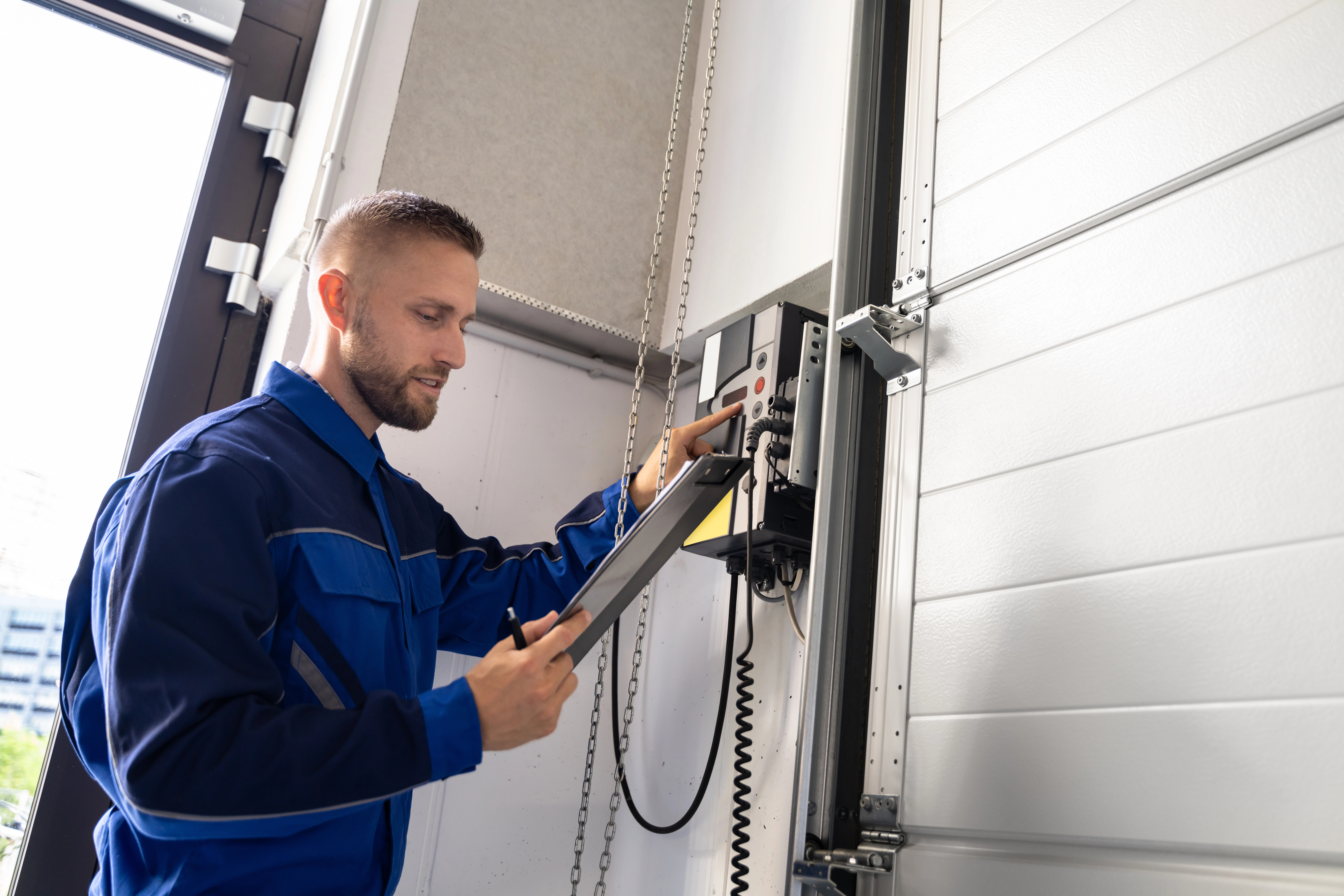 When Do You Need Emergency Garage Door Repair?